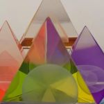 Dansend het leven ervaren door te spelen met kleur